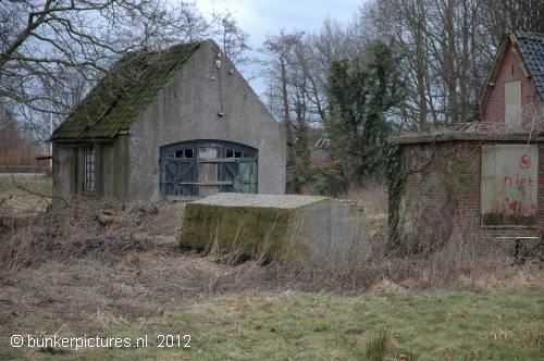 © bunkerpictures - Dutch air raid shelter